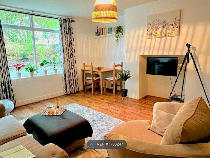 1 Bedroom Flat To Rent In Calthorpe Road, Banbury, OX16