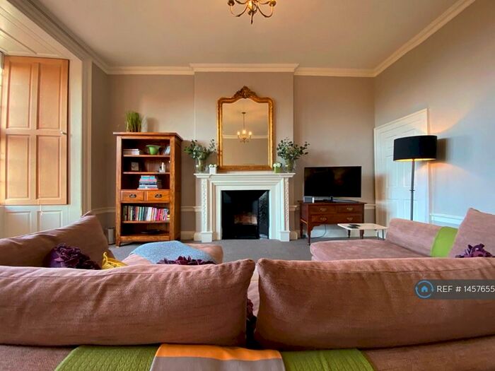 2 Bedroom Flat To Rent In New Town, Edinburgh, EH2