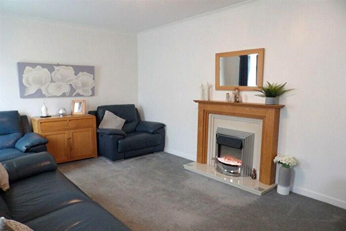 3 Bedroom End Of Terrace House For Sale In Crosshill Avenue, Campbeltown, PA28