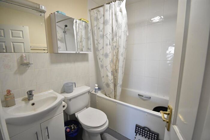 2 Bedroom Flat To Rent In Baxter House, Horniman Drive, London, SE23