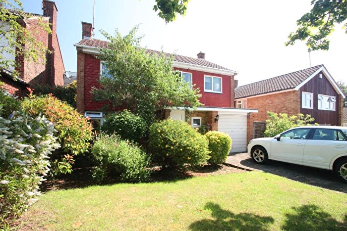 3 Bedroom Detached House For Sale In Tubbenden Close, Orpington, BR6