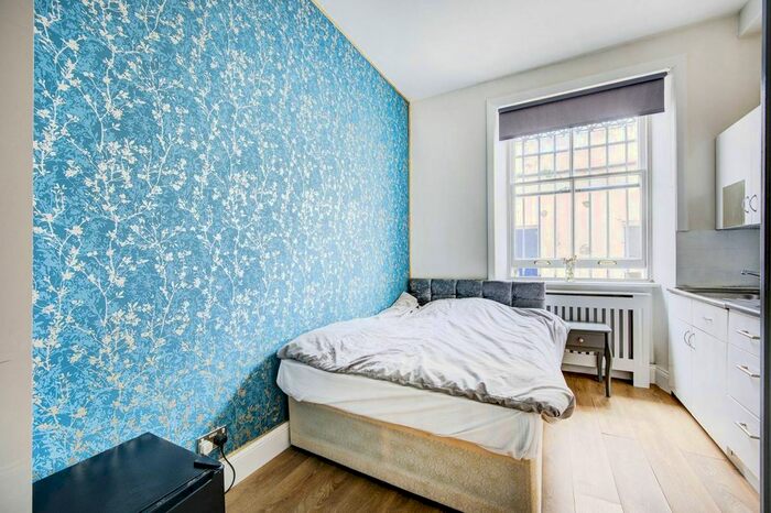 Studio To Rent In Castletown Road, Barons Court, London, W14