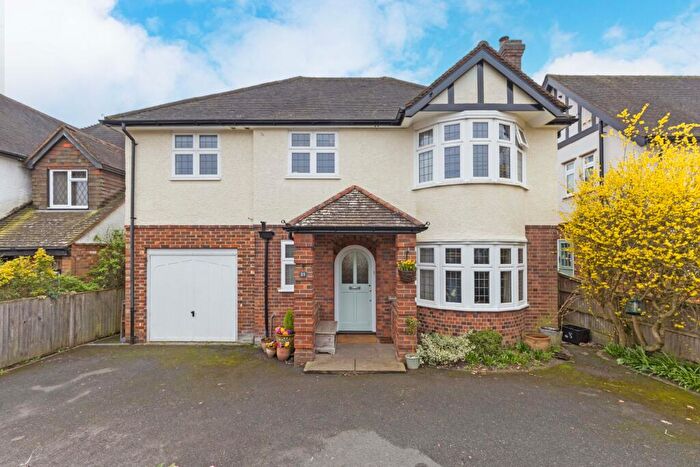 4 Bedroom Detached House For Sale In Oaken Grove, Maidenhead, Berkshire, SL6
