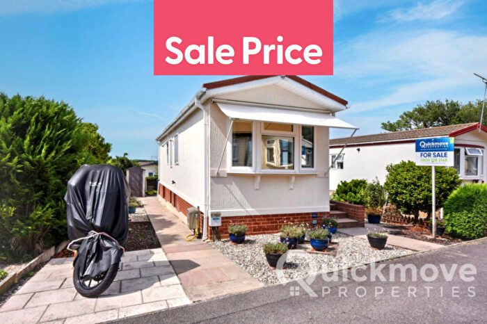 1 Bedroom Park Home For Sale In Chelmsford, Essex, CM2