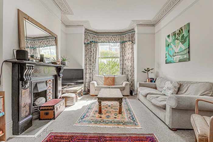 4 Bedroom Terraced House To Rent In Leathwaite Road, Between The Commons, SW11