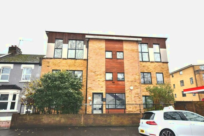 2 Bedroom Flat To Rent In Barking Road, London, E13