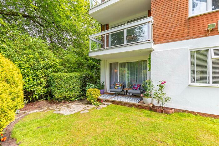 2 Bedroom Apartment To Rent In Branksome Wood Road, Bournemouth, BH4