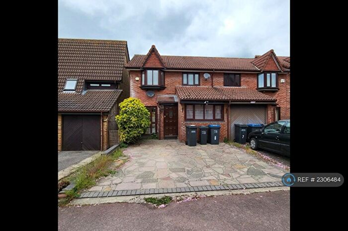 3 Bedroom Terraced House To Rent In Cottongrass Close, Croydon, CR0