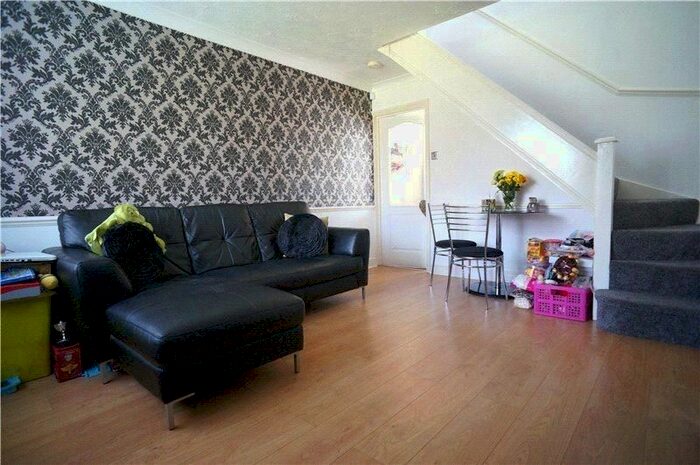 2 Bedroom End Of Terrace House To Rent In Cowley Avenue, Greenhithe, DA9