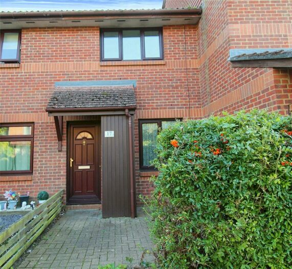 2 Bedroom House To Rent In Downs Close, Waterlooville, Hampshire, PO7