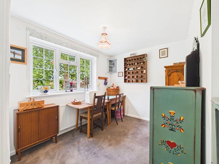 4 Bedroom Detached House For Sale In Tollhouse Drive, Worcester, Worcestershire, WR2
