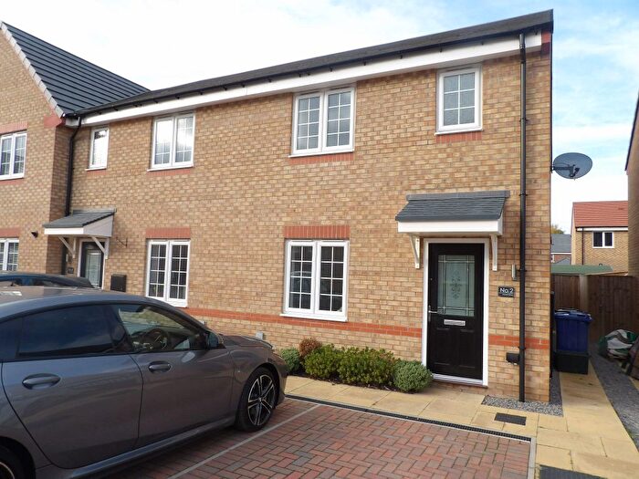 3 Bedroom Semi-Detached House To Rent In Hawk Drive, Dunsville, Doncaster, DN7