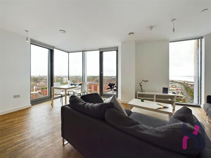 3 Bedroom Flat To Rent In The Tower, Plaza Boulevard, Liverpool, L8