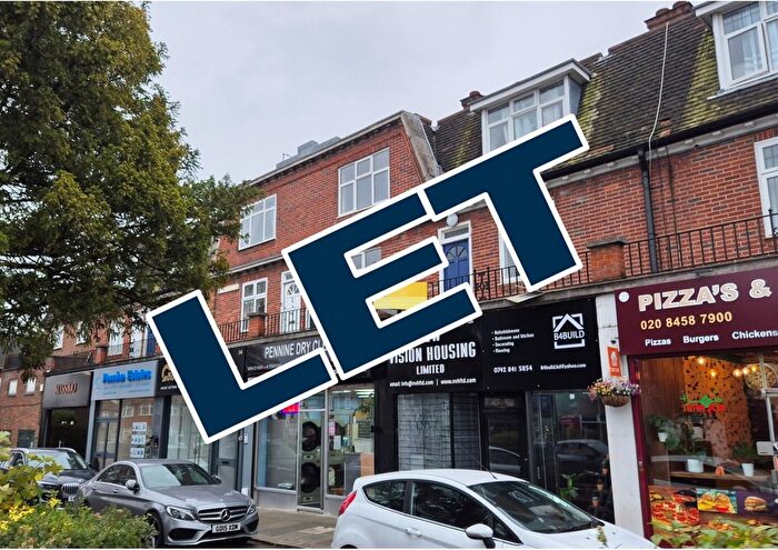 3 Bedroom Flat To Rent In Pennine Drive, London, NW2