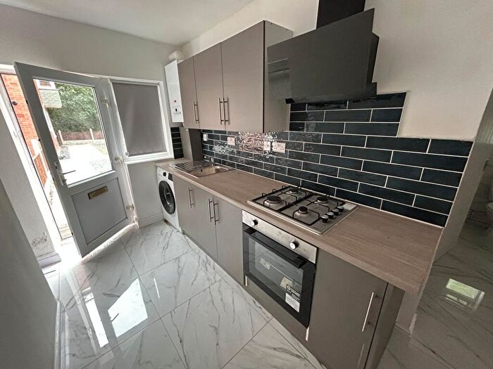 1 Bedroom Apartment To Rent In Melbourne Road, Halesowen, West Midlands, B63