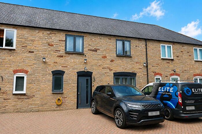 3 Bedroom Terraced House For Sale In Pipers Court, Mitchell, TR8