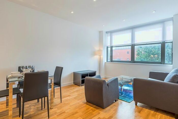 1 Bedroom Flat To Rent In Scimitar House, 23 Eastern Road, Romford, Essex RM1