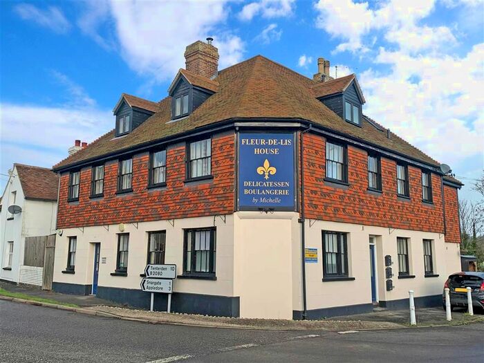 3 Bedroom Flat For Sale In Brenzett, Romney Marsh, Kent, TN29