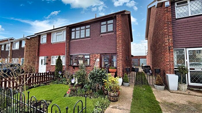 3 Bedroom Semi-Detached House For Sale In Russet Close, Stanford-Le-Hope, Essex, SS17