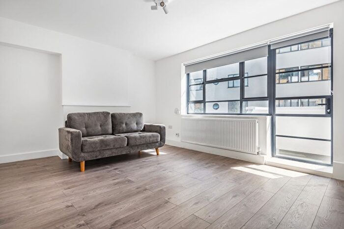 3 Bedroom Flat To Rent In Union Street, London, SE1