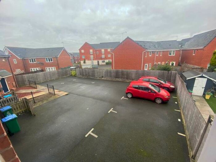 1 Bedroom Coach House Flat For Sale In 108 Cossington Road, Holbrooks