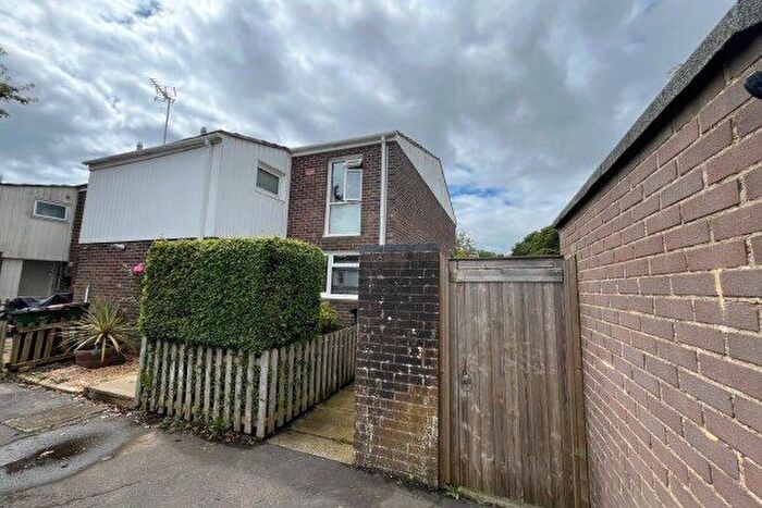 3 Bedroom Property To Rent In Primrose Close, Crawley, RH11