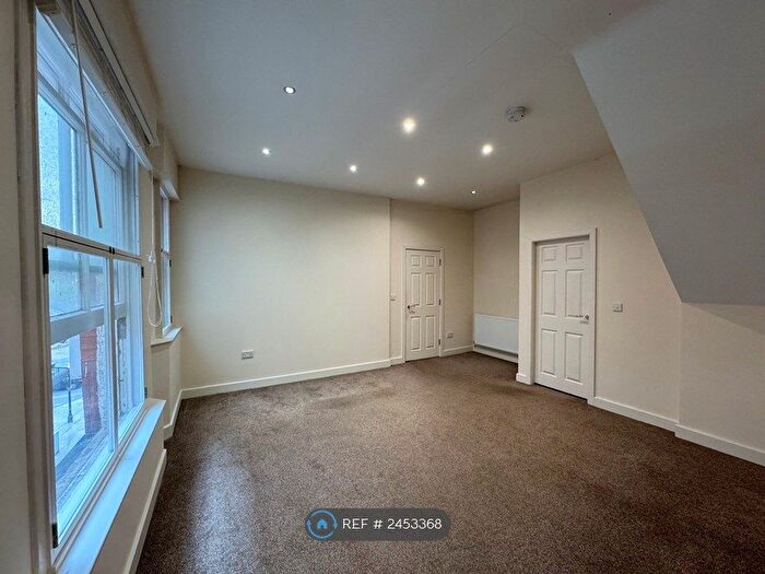 2 Bedroom Flat To Rent In Scarisbrick Avenue, Southport, PR8