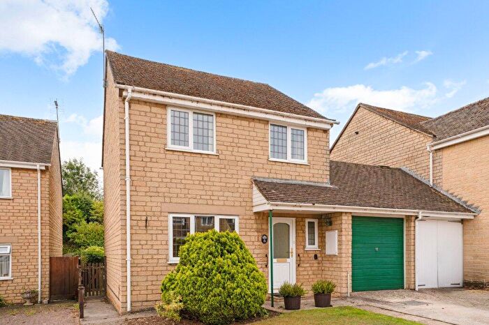 3 Bedroom Link Detached House For Sale In The Green, Station Road, Moreton-in-Marsh, Gloucestershire, GL56