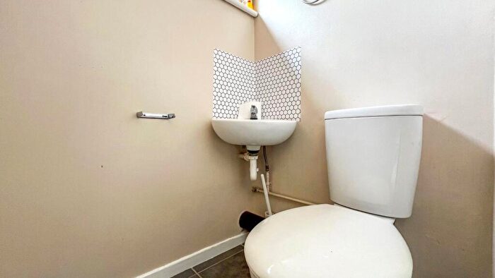 3 Bedroom Detached House For Sale In Nelson Street, Gainsborough, Lincolnshire, DN21