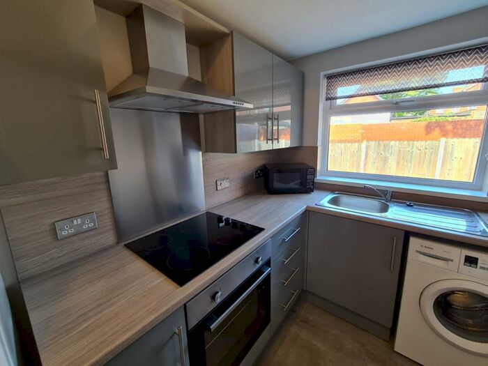 2 Bedroom Flat To Rent In Ground Floor Flat, St Vincent Ave, DN1