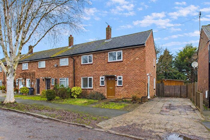 3 Bedroom End Terrace House For Sale In Austins Mead Bovingdon, Hemel Hempstead, HP3
