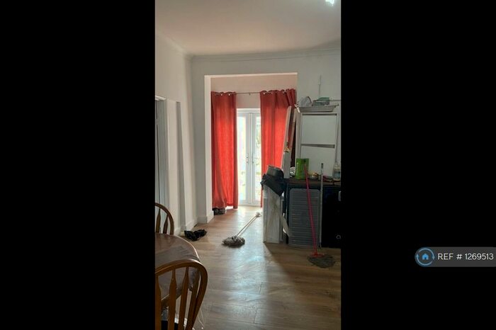 3 Bedroom Semi-Detached House To Rent In Grays, England's, RM17