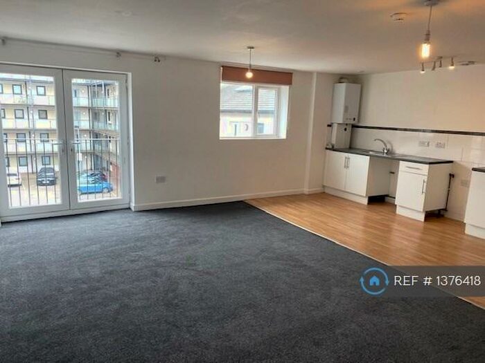 2 Bedroom Flat To Rent In Spring Bank, Hull, HU3