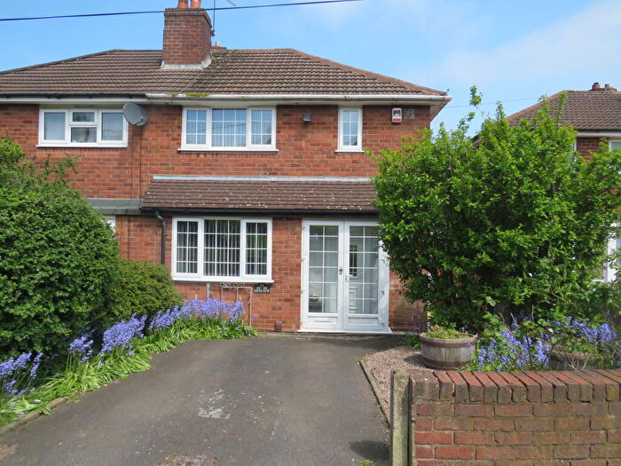 2 Bedroom Semi-Detached House To Rent In Barncroft Road, B69