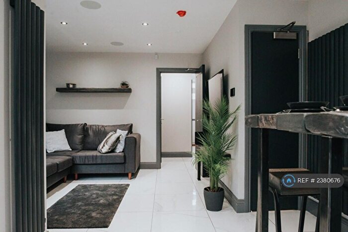 6 Bedroom Terraced House To Rent In Adelaide Road, Kensington, Liverpool, L7