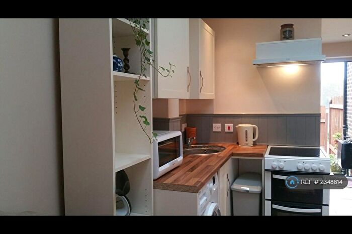 1 Bedroom Flat To Rent In Bushy Hill Drive, Guildford, GU1