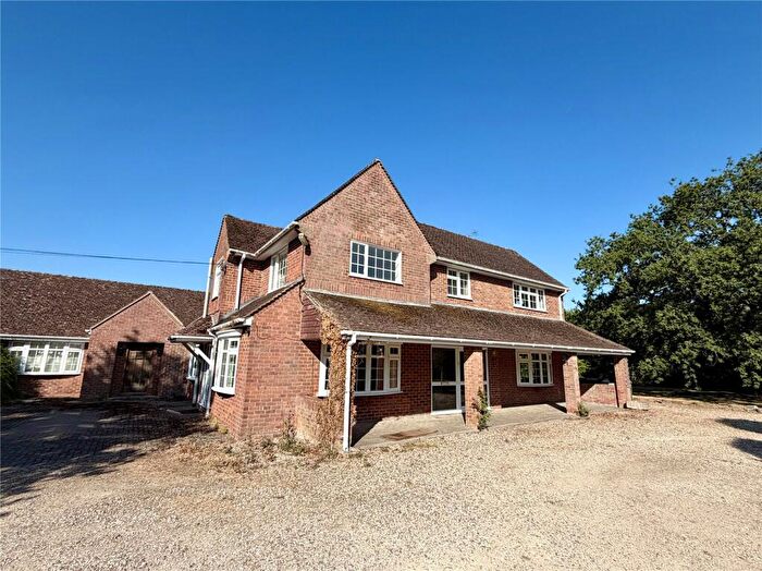 4 Bedroom Semi-Detached House To Rent In Common Hill, Cricklade, SN6