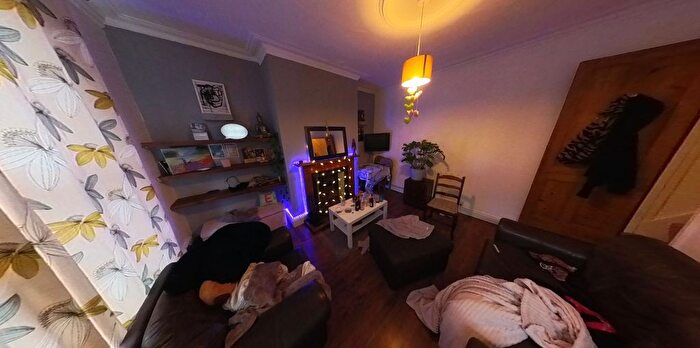 2 Bedroom Semi Detached House To Rent In Beamsley Grove, Leeds, LS6