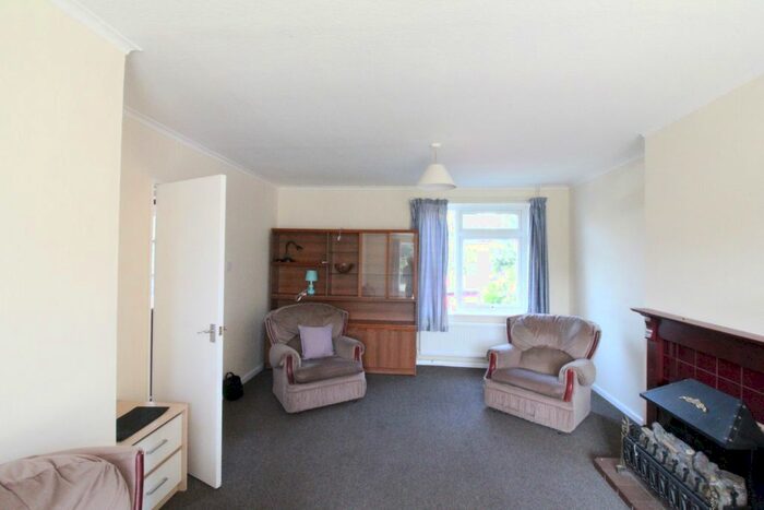 3 Bedroom Semi-Detached House To Rent In Bluebell Road, Norwich, NR4