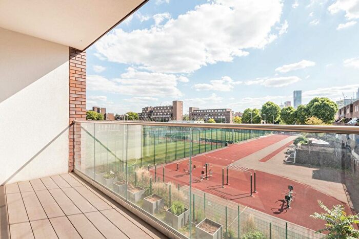 2 Bedroom Apartment To Rent In Gibson Road, London, SE11