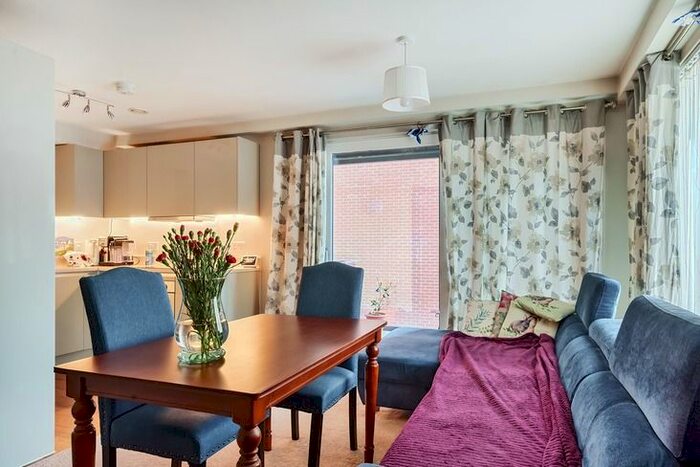 1 Bedroom Flat For Sale In Movia Apartments, Uxbridge, Greater London, UB8