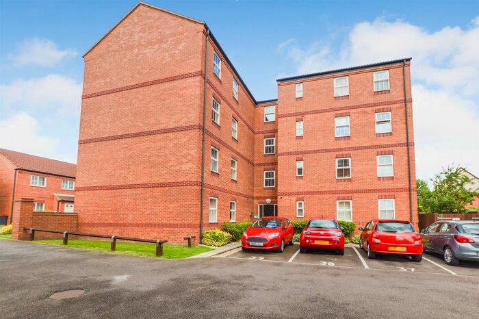 2 Bedroom Flat To Rent In Bodill Gardens, Hucknall, Nottingham, NG15