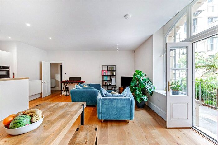 2 Bedroom Flat To Rent In French Yard, Bristol, Somerset, BS1