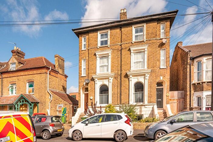 2 Bedroom Flat For Sale In St. Georges Road, Forest Gate, London, E7