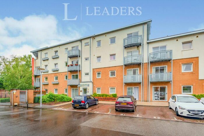 2 Bedroom Apartment To Rent In Three Bridges, Crawley, RH10