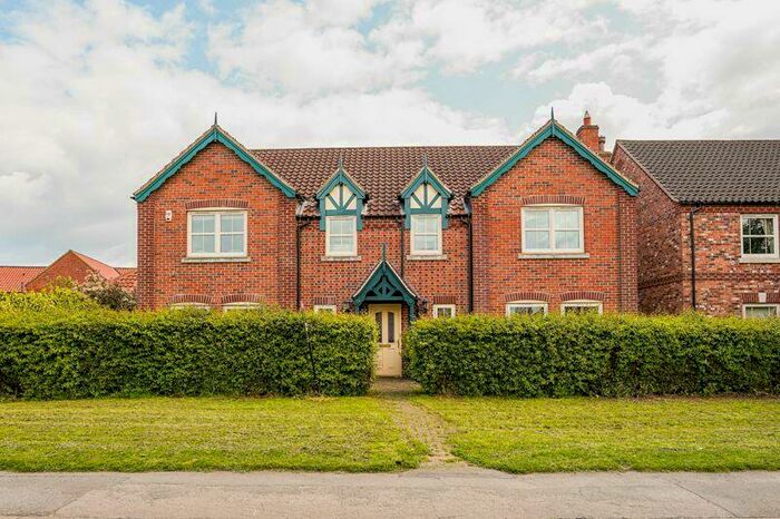 6 Bedroom Detached House For Sale In Bridge Farm, Pollington, Goole, DN14