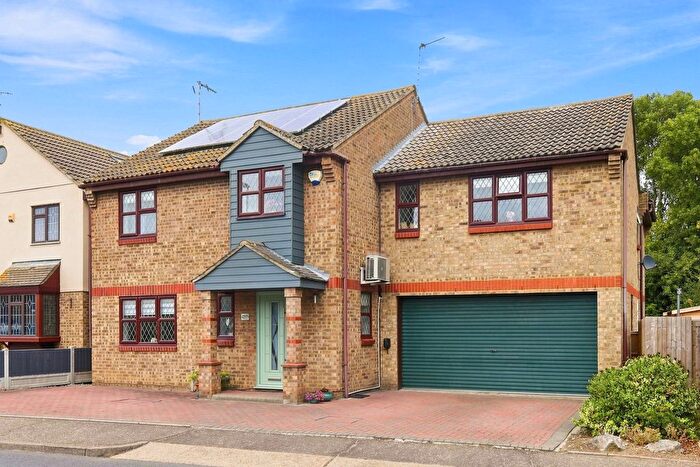 5 Bedroom Detached House For Sale In Green Lane, Leigh-On-Sea, SS9