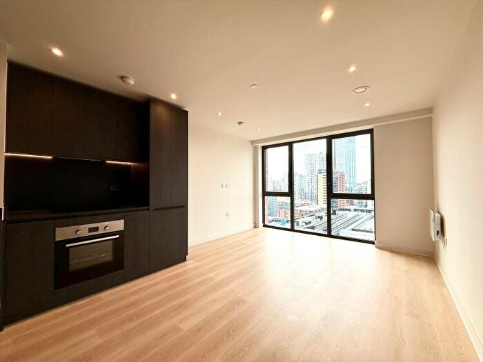 1 Bedroom Apartment To Rent In Waterhouse Gardens Manchester, M3