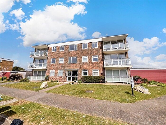 2 Bedroom Flat For Sale In Overstrand Avenue, Rustington, West Sussex, BN16