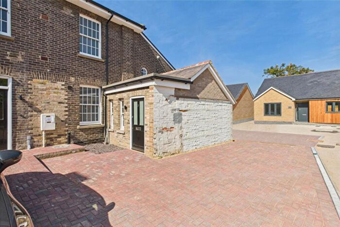 2 Bedroom Flat For Sale In High Street, Kelvedon, Colchester, CO5